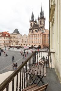 Old Town Square Residence by Emblem - 58