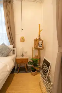 Oon Poshtel - 82