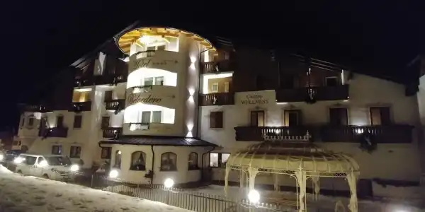 Belvedere & Paradise Club Center - 0