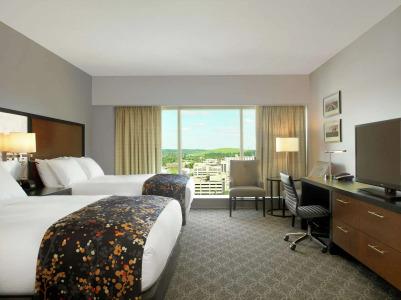 Doubletree by Hilton Cedar Rapids Convention Complex - 6