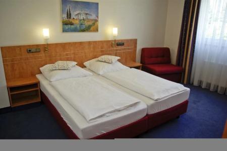 Airport BusinessKöln - 1