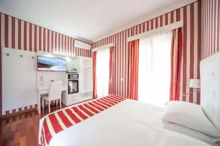 Relais Trevi 95 Boutique - 85