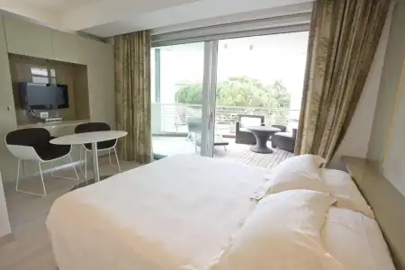 Premier & Suites - 5