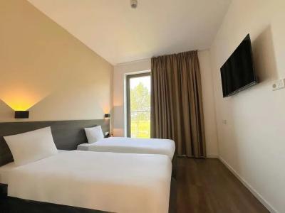 HOTELUX Amsterdam Airport - 20