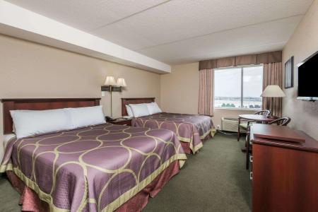 Super 8 Mississauga - 3