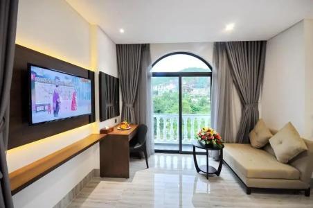 Crown Nguyen Hoang - 103