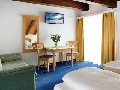 Hotel-Garni Plateau Rosa - 1