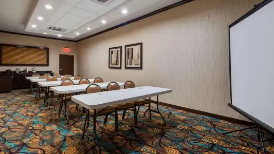 Best Western Plus Midland Suites - 22