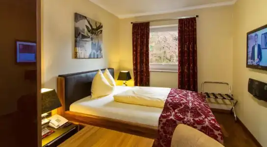 Boutique-Bayerischer Hof - 11