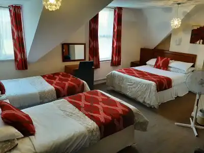 Sportsview Guest House - 4