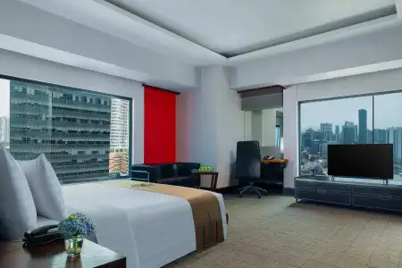 Manhattan Jakarta - 1