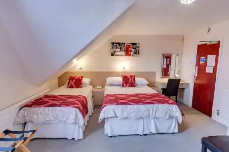 Sportsview Guest House - 24