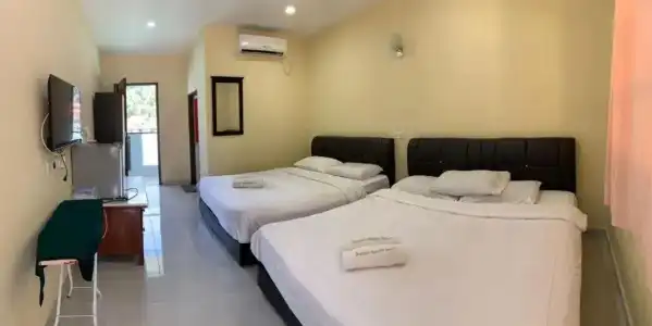 Penarak Bamboo Beach Motel - 13