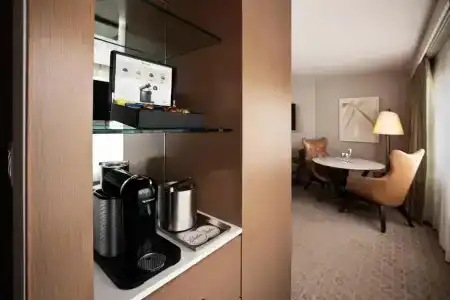 The Statler Dallas Curio Collection By Hilton - 79