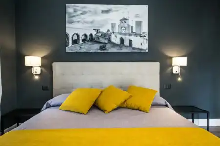 B&B Art House - 81