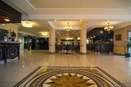 Hôtel Christ Roi - 0
