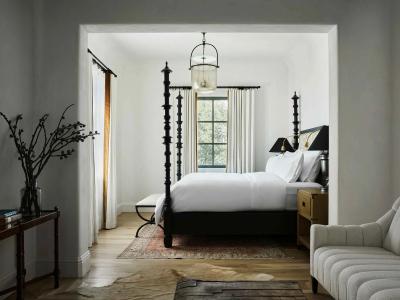 Commodore Perry Estate, Auberge Collection - 76