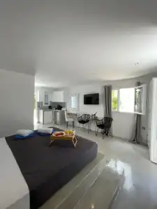 Zoumis Residence - 208