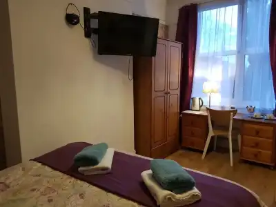 Adams Guest House - 17