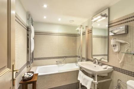 Iron Gate & Suites Prague by BHG - 51