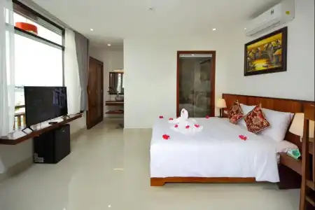 Threeway Riverside Villa - 42