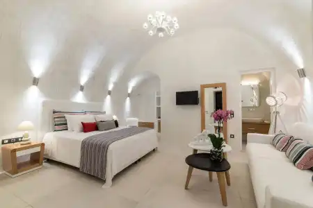 Daydream Luxury Suites - 2