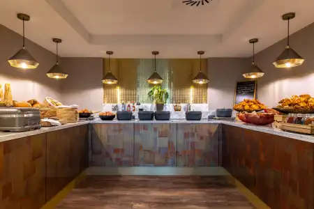 Park Inn by Radisson Antwerp City Centre - 12