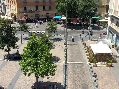 Piazza Carità - 107