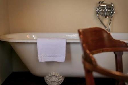 J and J Historic House - 50