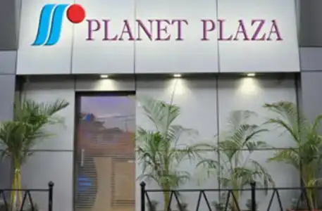 Planet Plaza - 0