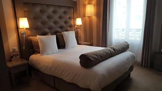 Hôtel Saint Cyr Etoile - 108