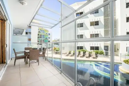 Rolling Surf Resort - 276