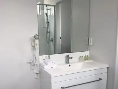 Durham Motor Inn - 8
