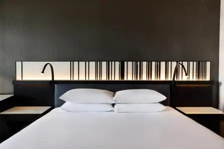 Hyatt Regency - 64