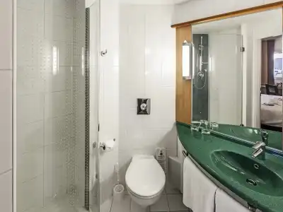Ibis Praha Old Town - 9
