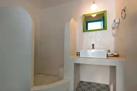 Nissia Beach Apartments and Suites - 5