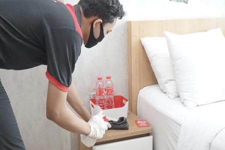 RedDoorz Premium near Ragunan Zoo 2 - 12