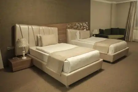 Royal Milano - 7