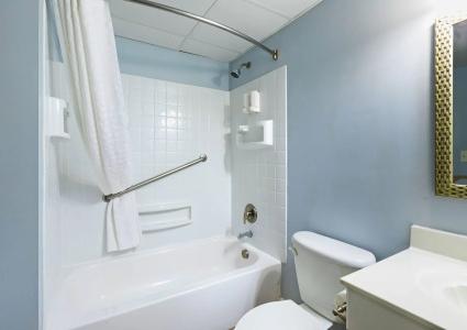 The Atrium Resort, Virginia Beach by Vacatia - 7