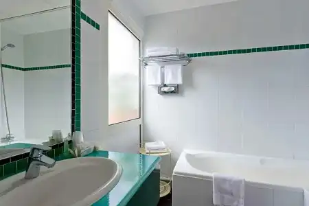 Best Western Astoria - 74