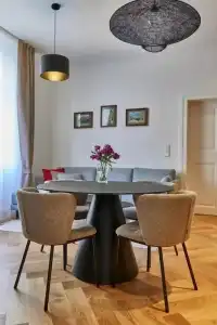 Three Golden Crowns Apartments - 12