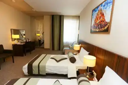 Spa Best Western Russian Manchester - 57