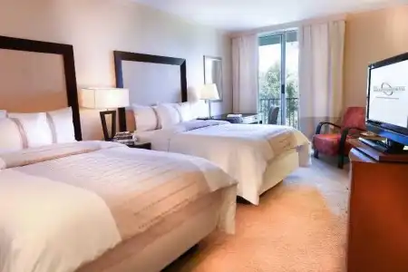 AKA Washington Circle - 41