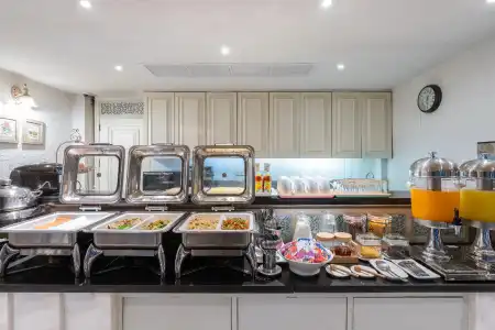 La Petite Salil Sukhumvit 8 - 8