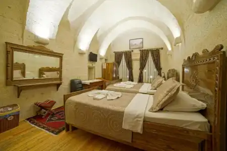Safran Cave - 46