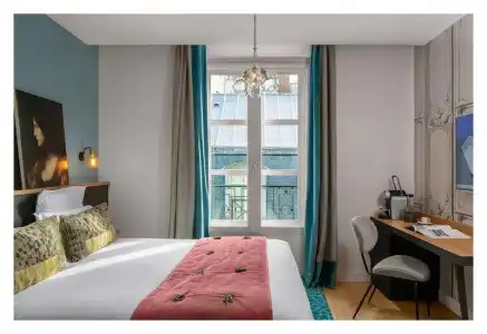 Lyric Paris - 50