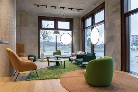Moxy Berlin Airport - 7