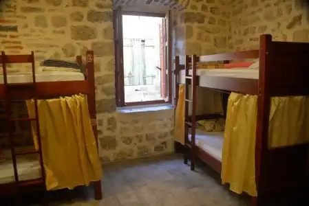 Old Town Youth Hostel - 4
