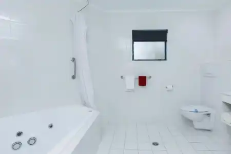 Aubyn Court Spa Motel - 59