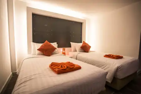 The Original Orange Rooms - 4